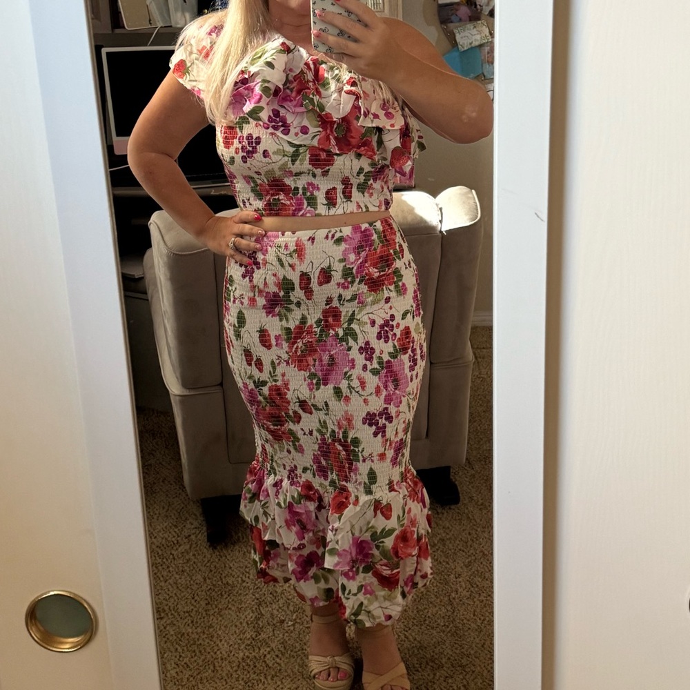 NWOT Two-piece set Floral Ruffle Maxi Skirt